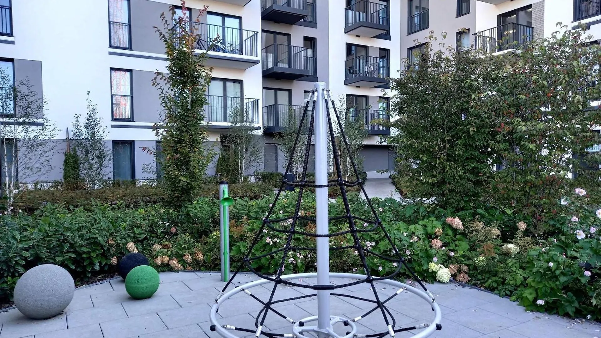Golden Residence Apartment contacts